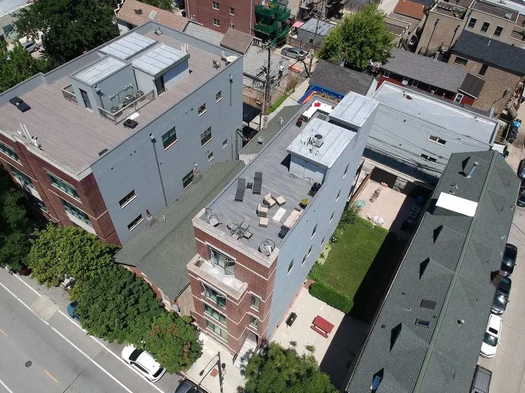 556 West 18th Street Chicago IL 60616