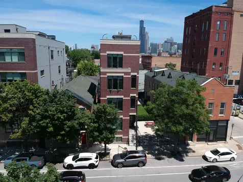 556 West 18th Street Chicago IL 60616