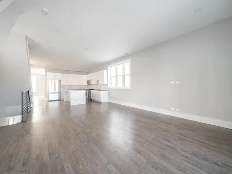 556 West 18th Street Chicago IL 60616