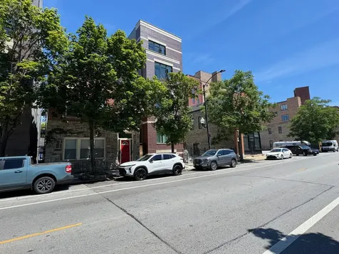 556 West 18th Street Chicago IL 60616