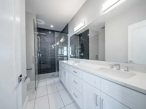 556 West 18th Street Chicago IL 60616