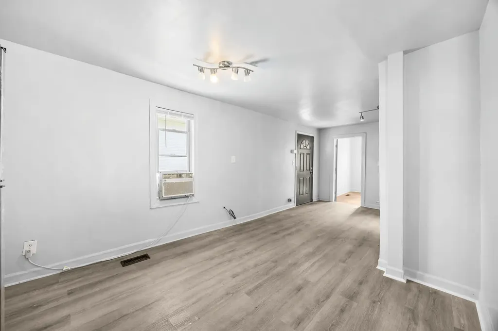 8607 South Morgan Street Chicago IL 60620