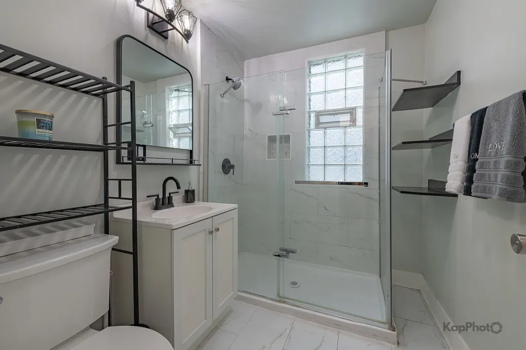 7327 South Carpenter Street Chicago IL 60621