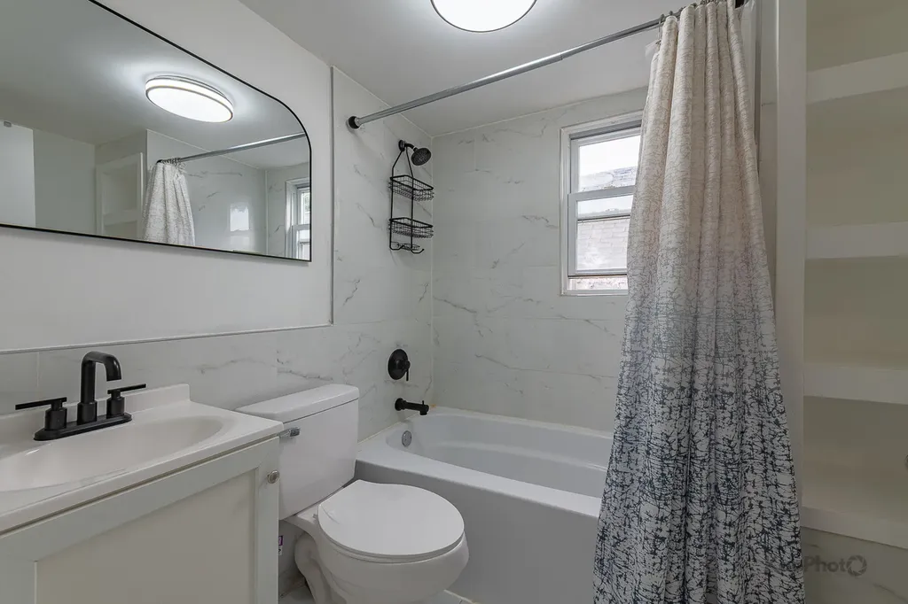 7327 South Carpenter Street Chicago IL 60621