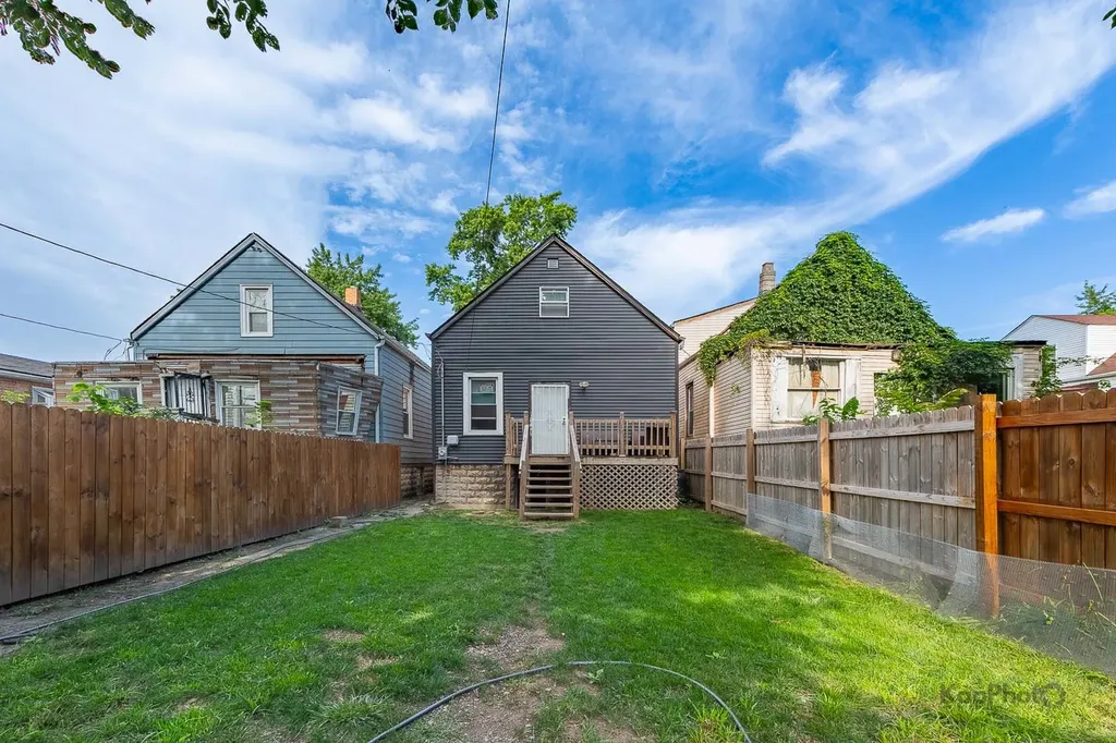 7327 South Carpenter Street Chicago IL 60621
