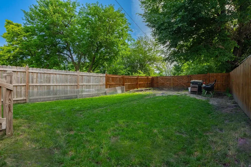 7327 South Carpenter Street Chicago IL 60621
