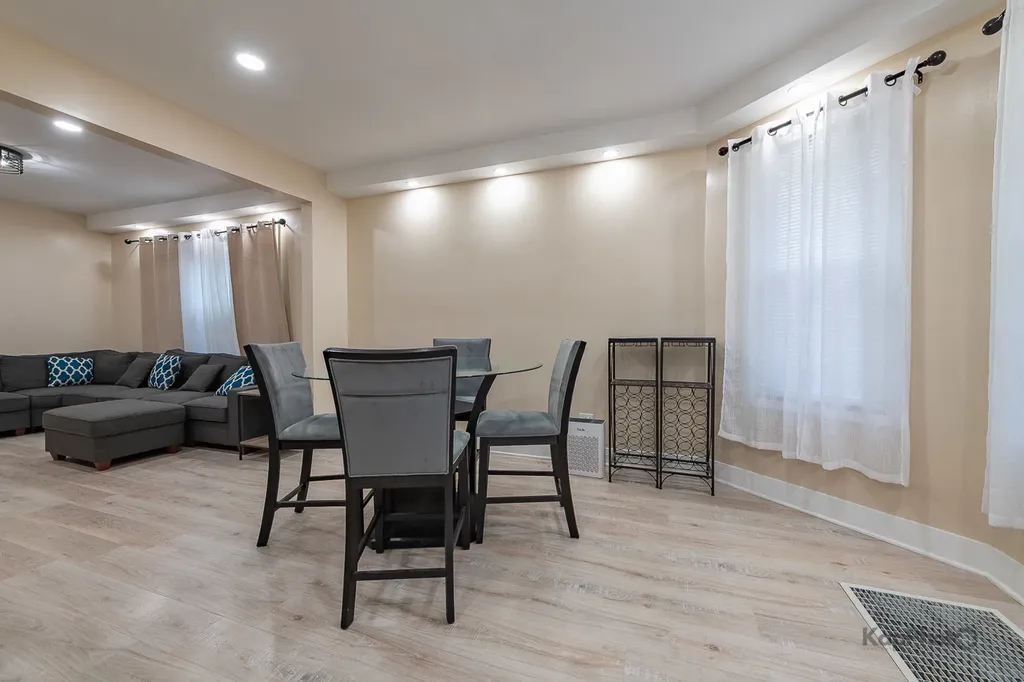 7327 South Carpenter Street Chicago IL 60621