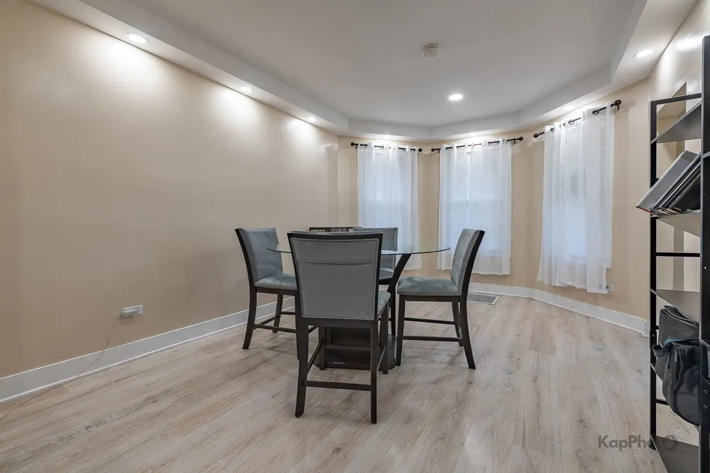 7327 South Carpenter Street Chicago IL 60621