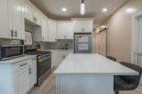 7327 South Carpenter Street Chicago IL 60621