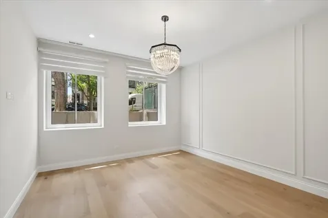 3739 North Clifton Avenue Chicago IL 60613