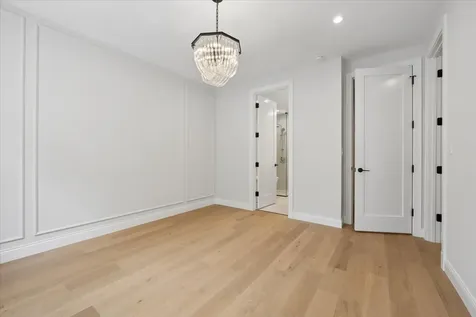 3739 North Clifton Avenue Chicago IL 60613