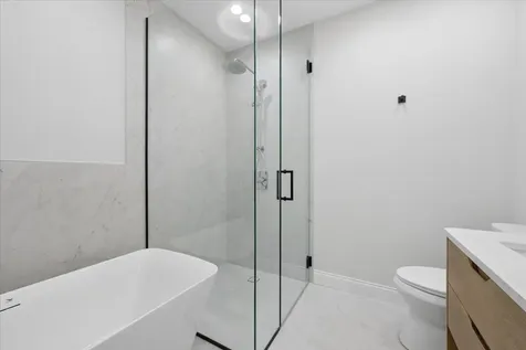 3739 North Clifton Avenue Chicago IL 60613