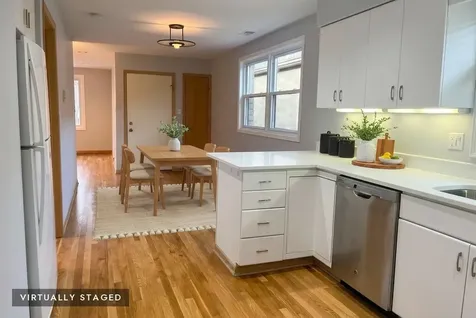 449 West 37th Street Chicago IL 60609