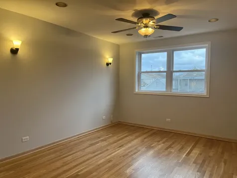 449 West 37th Street Chicago IL 60609