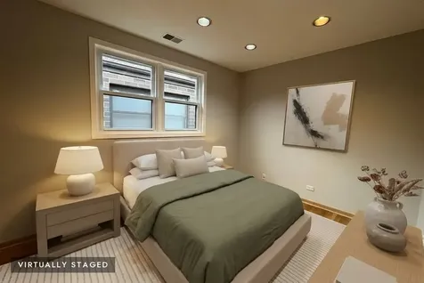 449 West 37th Street Chicago IL 60609