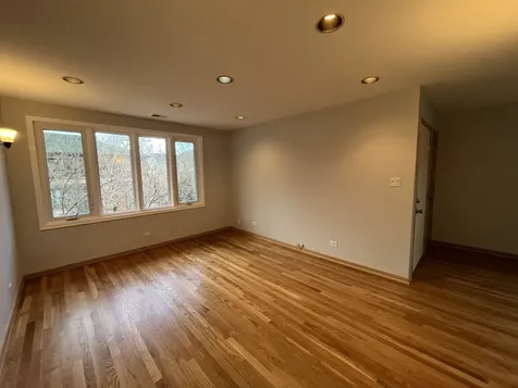 449 West 37th Street Chicago IL 60609