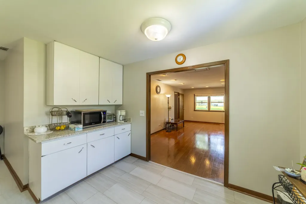 7601 Adams Street Darien IL 60561