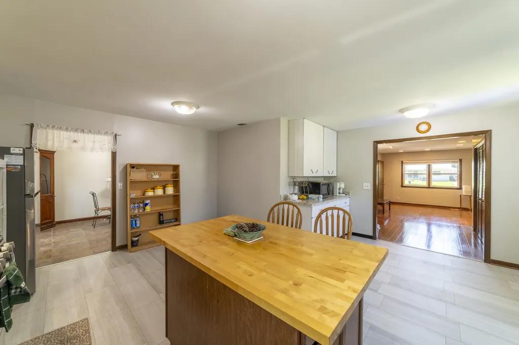 7601 Adams Street Darien IL 60561