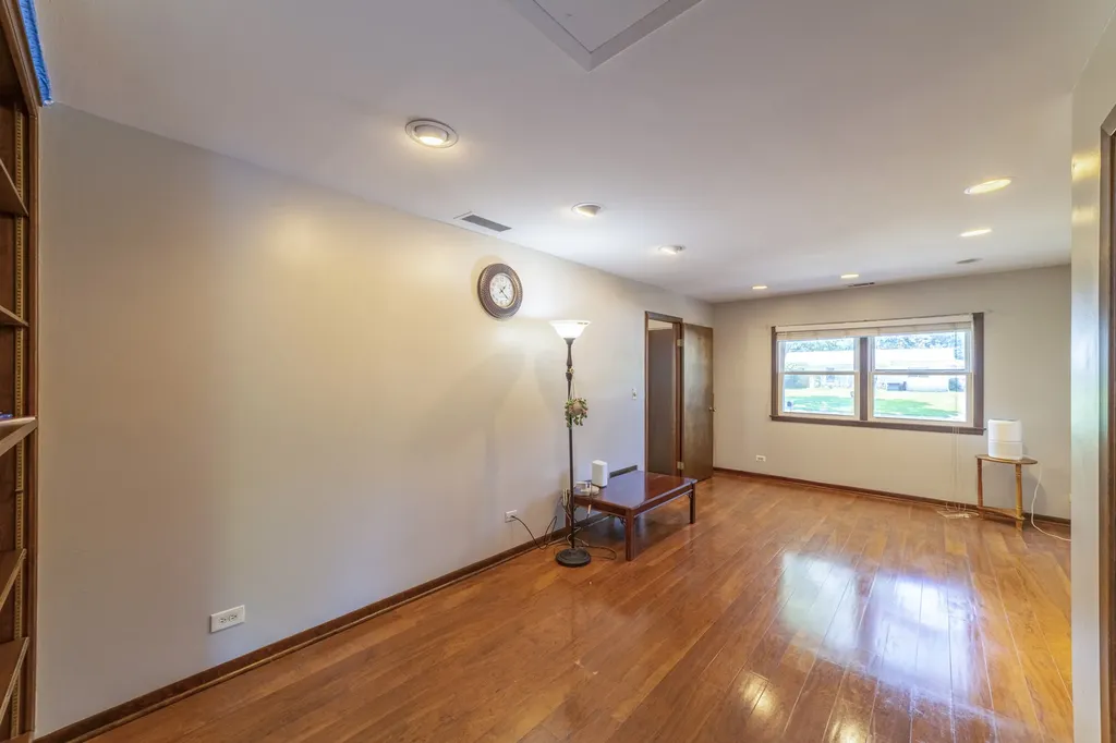 7601 Adams Street Darien IL 60561
