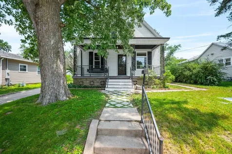 1108 South Clayton Street Bloomington IL 61701
