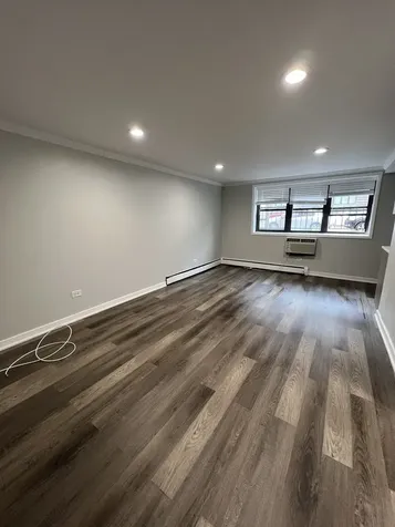 541 West Oakdale Avenue Chicago IL 60657