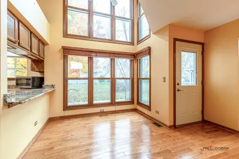 1551 Crowfoot Circle N Hoffman Estates IL 60169