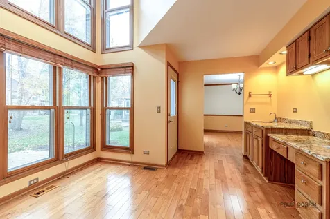 1551 Crowfoot Circle N Hoffman Estates IL 60169