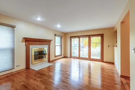 1551 Crowfoot Circle N Hoffman Estates IL 60169