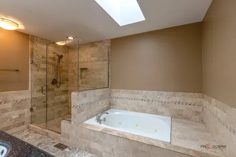 1551 Crowfoot Circle N Hoffman Estates IL 60169