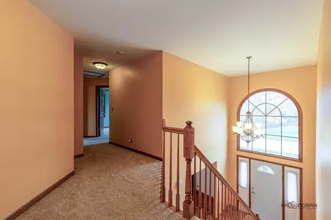 1551 Crowfoot Circle N Hoffman Estates IL 60169