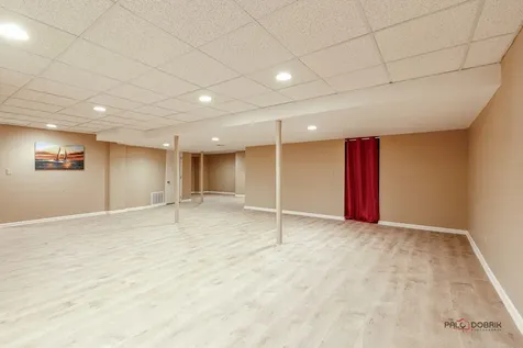 1551 Crowfoot Circle N Hoffman Estates IL 60169