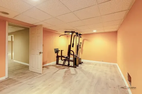 1551 Crowfoot Circle N Hoffman Estates IL 60169