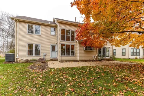 1551 Crowfoot Circle N Hoffman Estates IL 60169