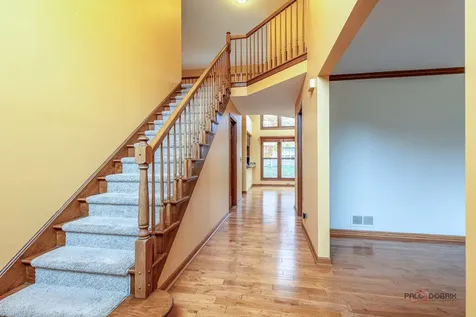 1551 Crowfoot Circle N Hoffman Estates IL 60169
