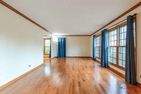 1551 Crowfoot Circle N Hoffman Estates IL 60169