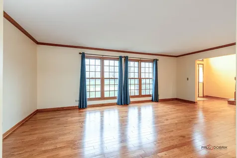 1551 Crowfoot Circle N Hoffman Estates IL 60169