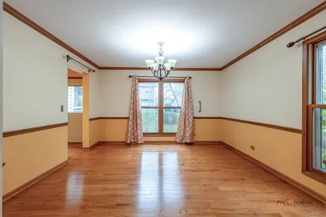 1551 Crowfoot Circle N Hoffman Estates IL 60169