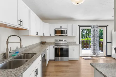 543 Ridge Circle Streamwood IL 60107