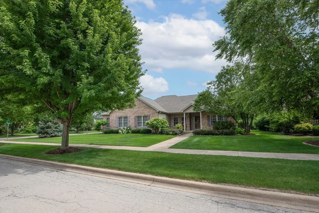298 Quinlan Avenue Dekalb IL 60115