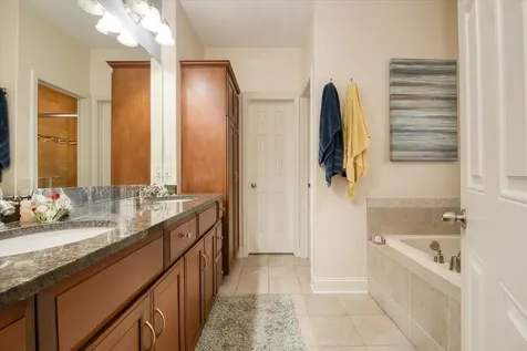 298 Quinlan Avenue Dekalb IL 60115