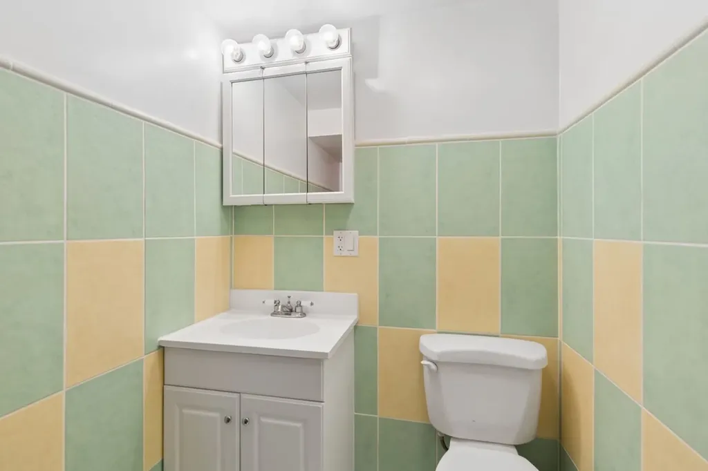 3328 North Plainfield Avenue Chicago IL 60634