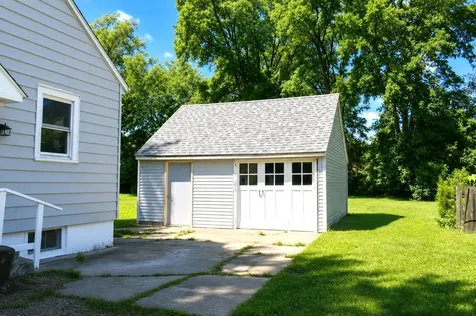1402 West 3rd Street Sterling IL 61081