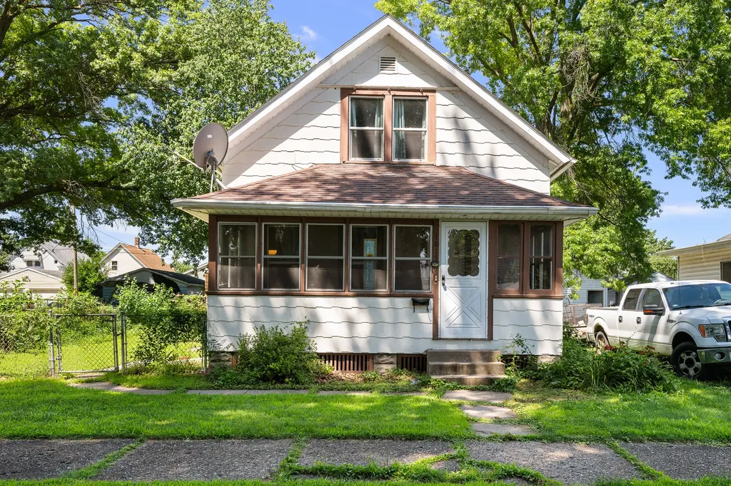 1815 4TH Street Moline IL 61265