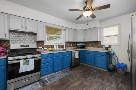 1815 4TH Street Moline IL 61265