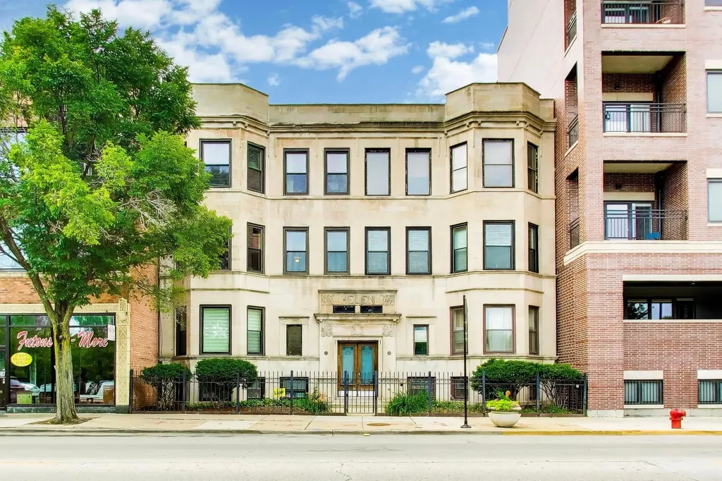 923 West Irving Park Road W Chicago IL 60613