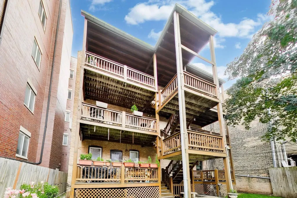 923 West Irving Park Road W Chicago IL 60613