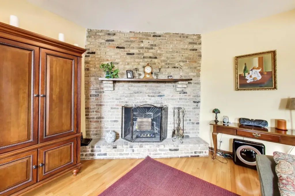 923 West Irving Park Road W Chicago IL 60613