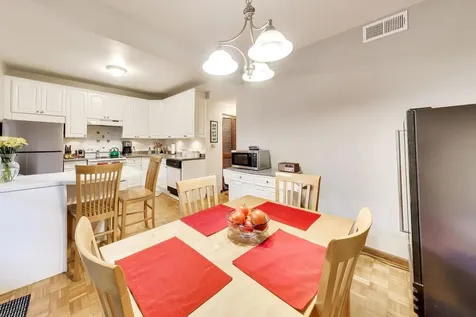 923 West Irving Park Road W Chicago IL 60613