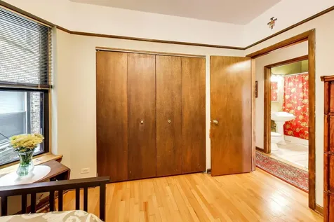 923 West Irving Park Road W Chicago IL 60613