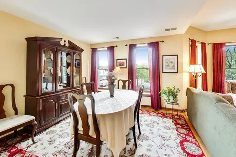 923 West Irving Park Road W Chicago IL 60613